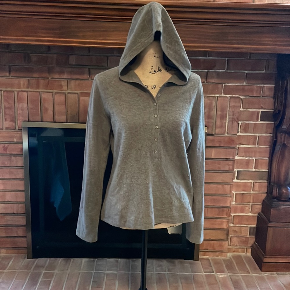 100% cashmere sweater